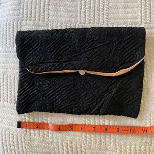 Vintage ‘30s handmade satin jewelry/cosmetics/lingerie bag